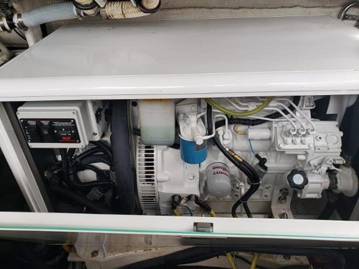 Zuzubem - Maxum yacht sale