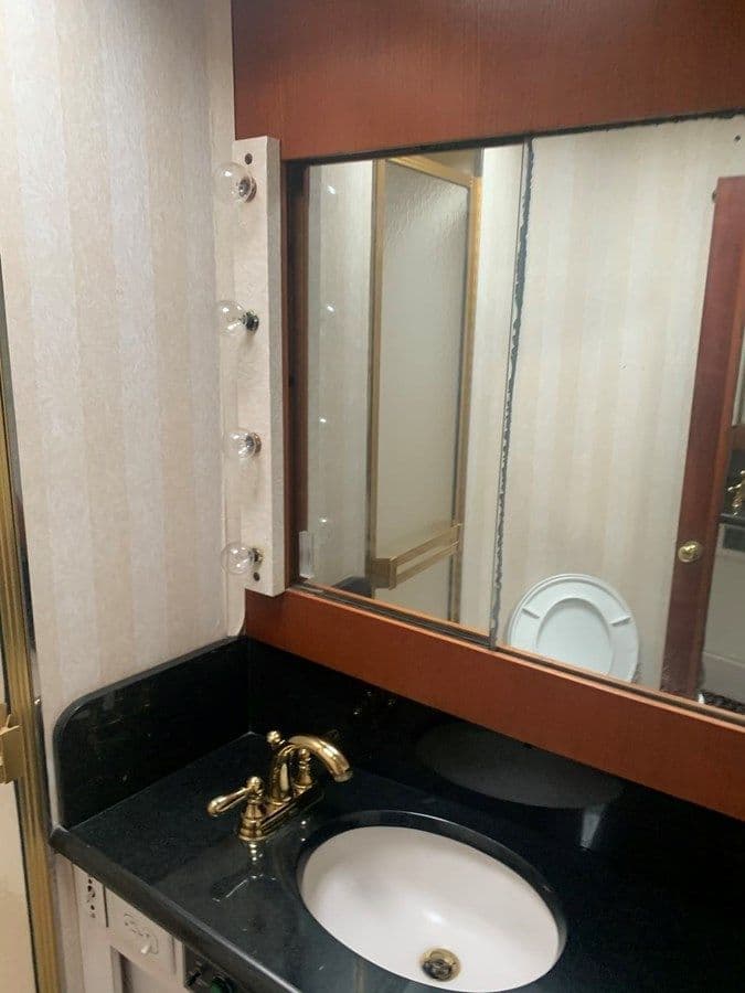 the best price on Ocean Hunter 1985