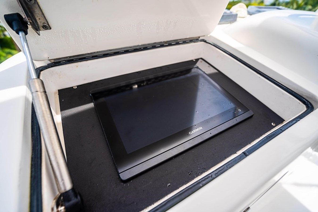 Лучшие предложения покупки яхты Knot Racing Enclosed Bridge