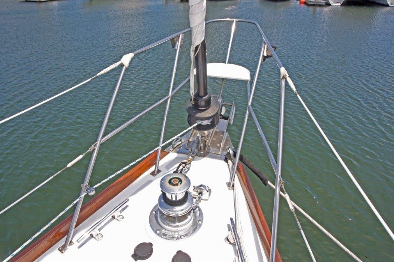 the best price on Entertainer 1985