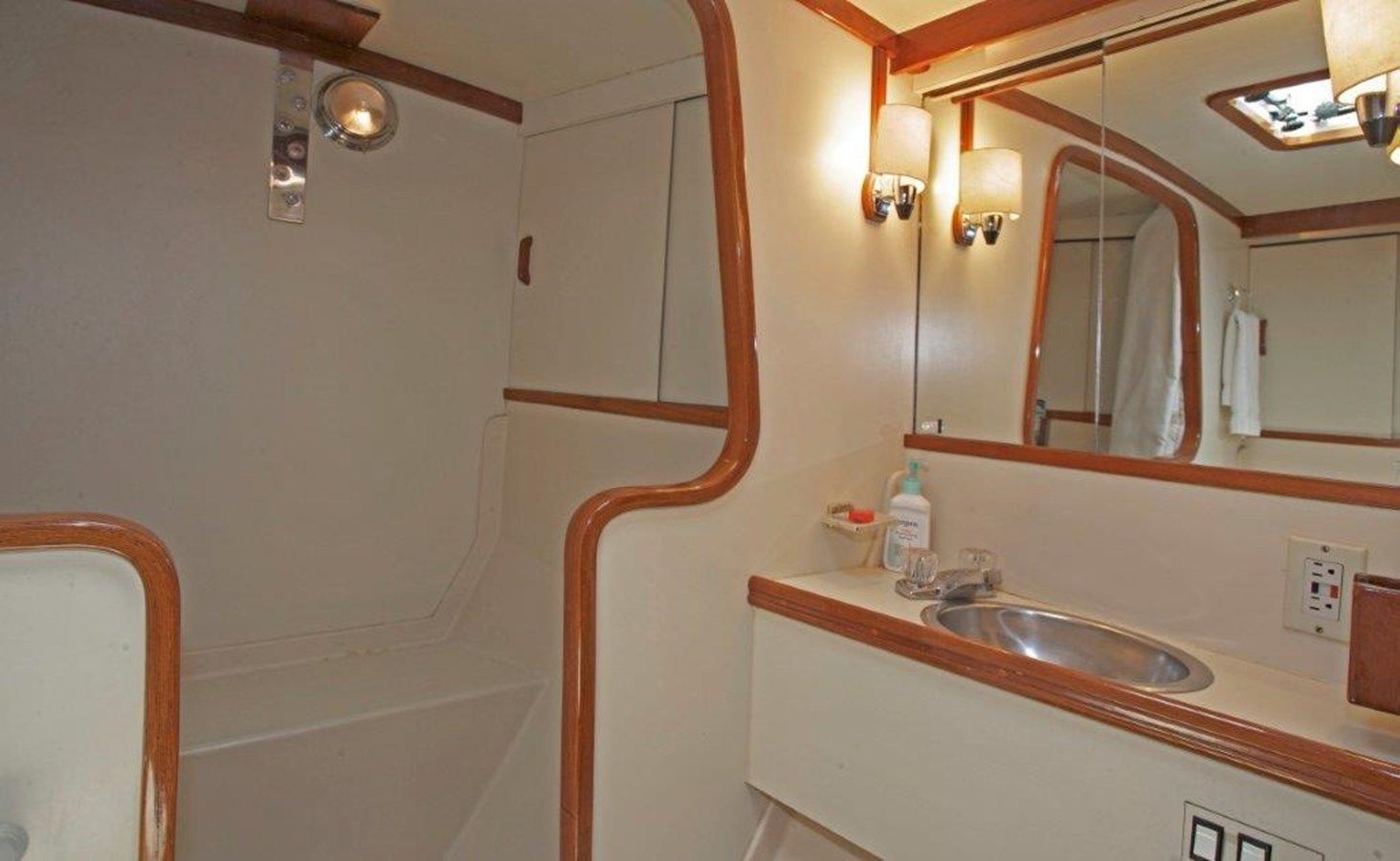 best yacht sales deals Entertainer - GULFSTAR