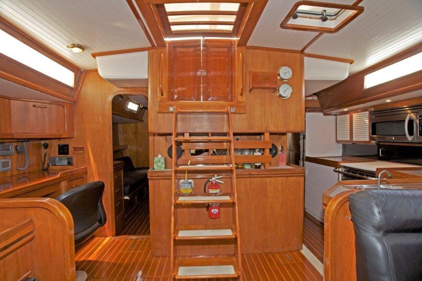 Buy a yacht Entertainer 1985