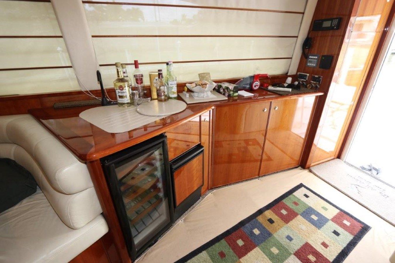 - - RIVIERA AUSTRALIA yacht sale