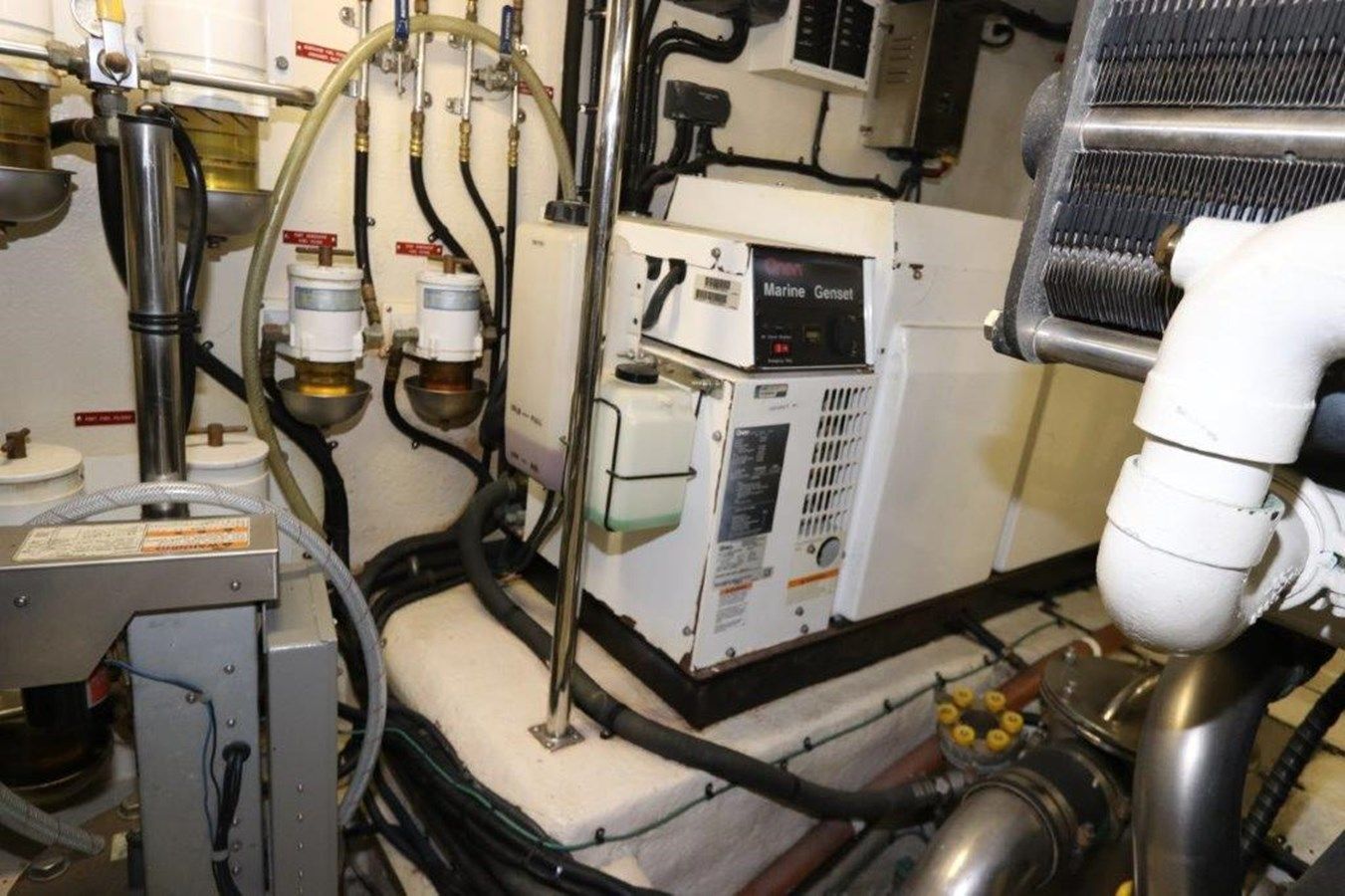 - Enclosed Flybridge