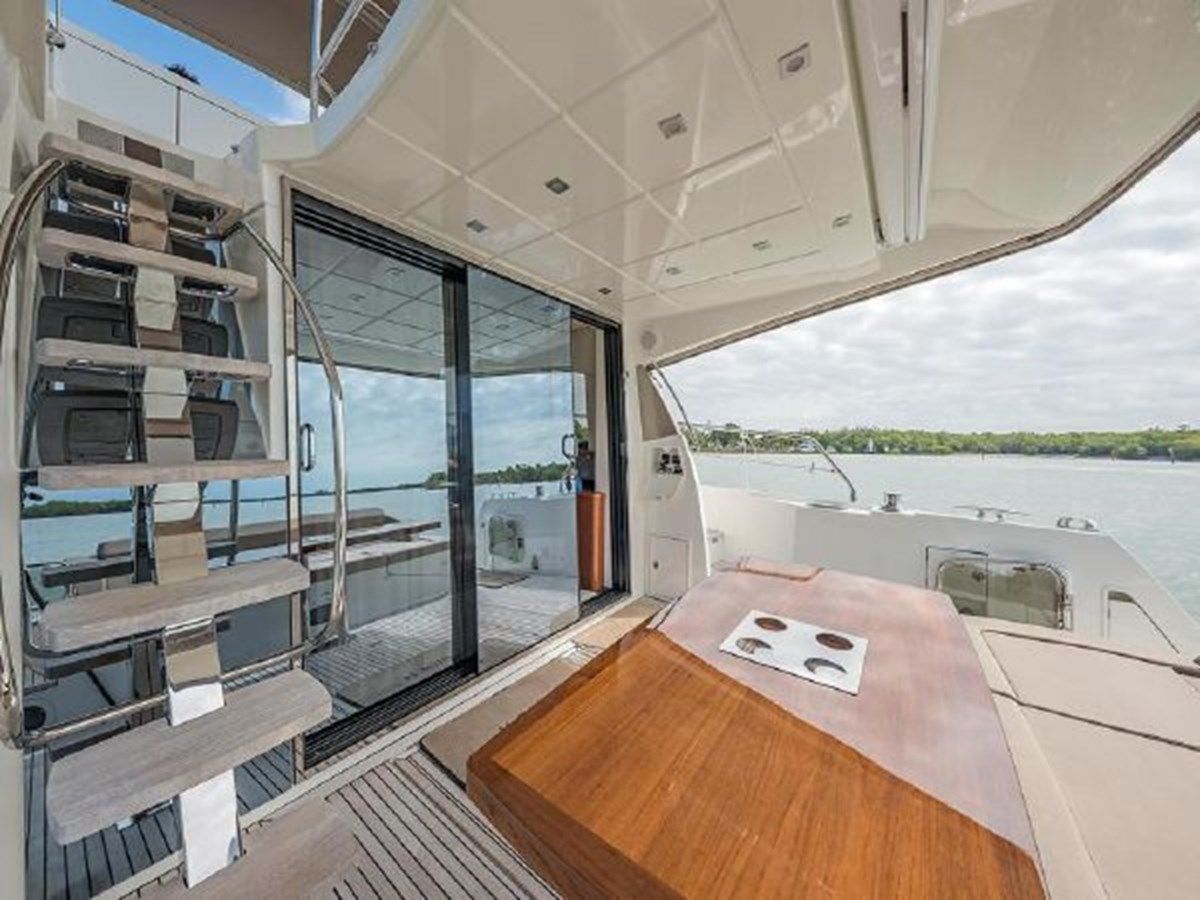 Продажа яхты - - PRESTIGE