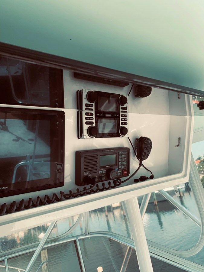 best yacht sales deals Nevera Dull Hook - Hatteras