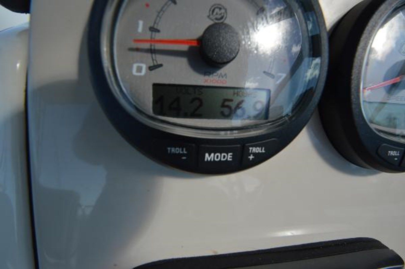 Boston Whaler 230 Vantage Vantage price