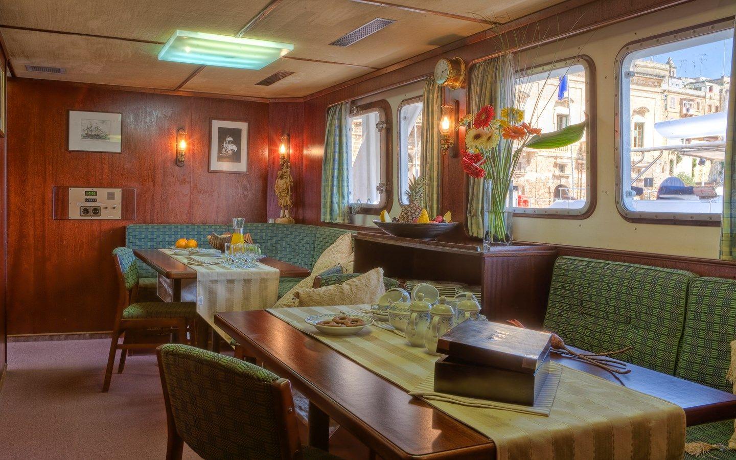 best yacht sales deals SANSSOUCI STAR 175