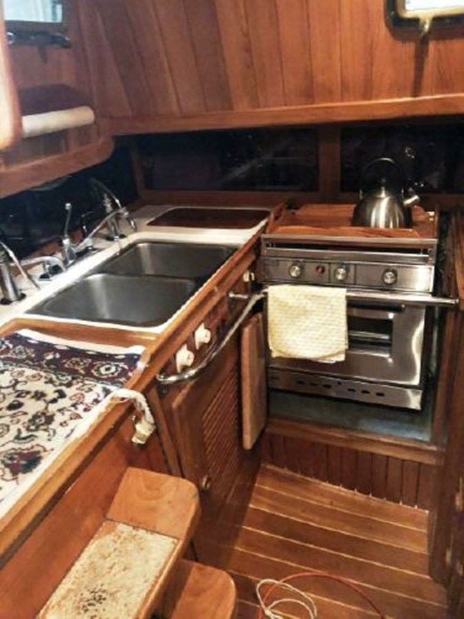 Buy a HERMITAGE 38 at Shestakov Yacht Sales