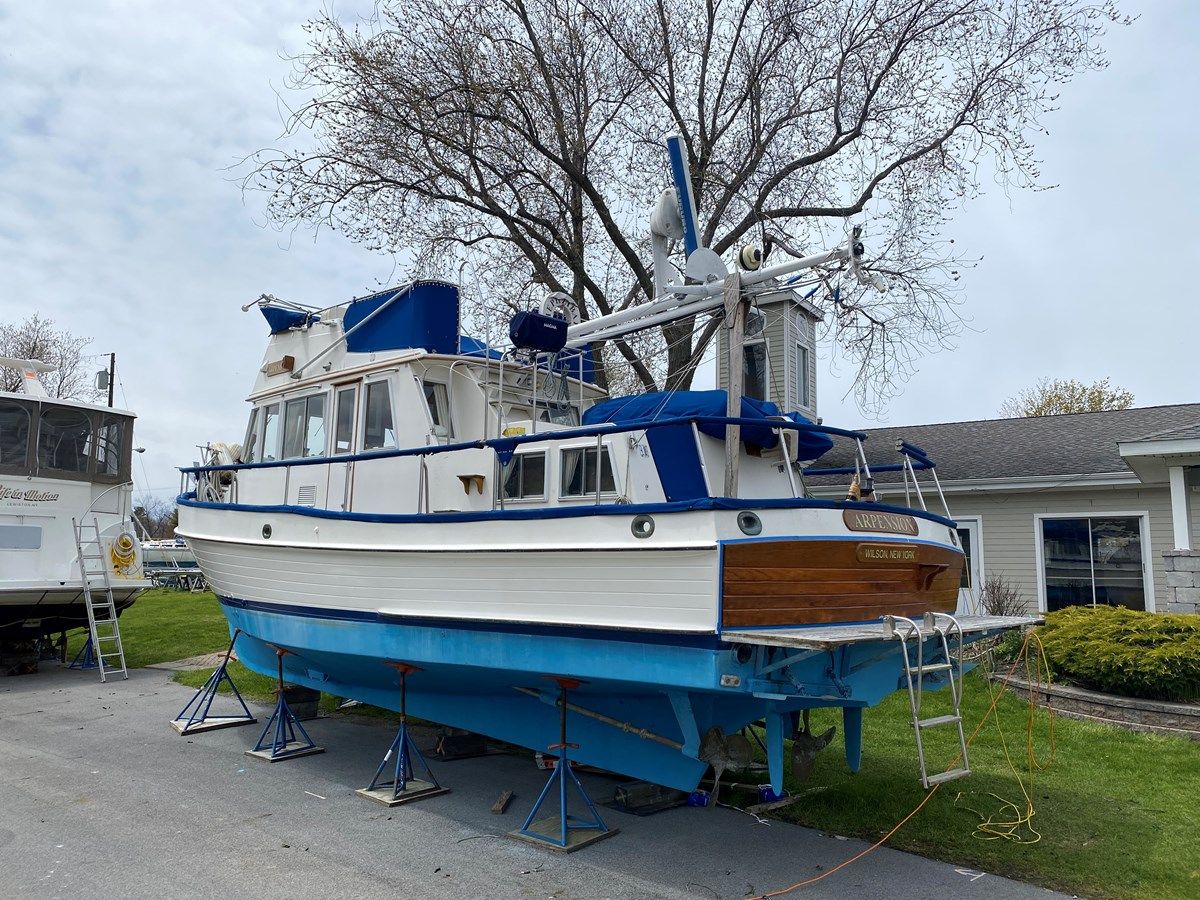 Buy a Arpension 36 Heritage Classic at Shestakov Yacht Sales