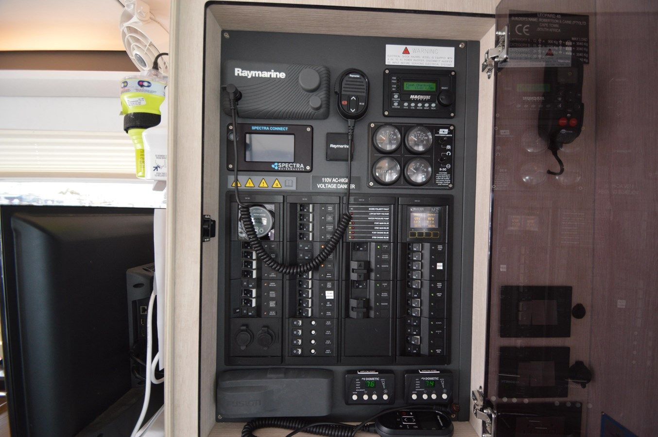 Buy a yacht MIMOSA - Leopard Catamarans