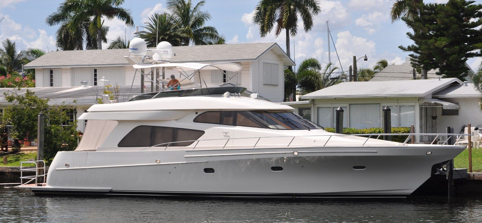 Buy a yacht La Linda Vida - MCKINNA