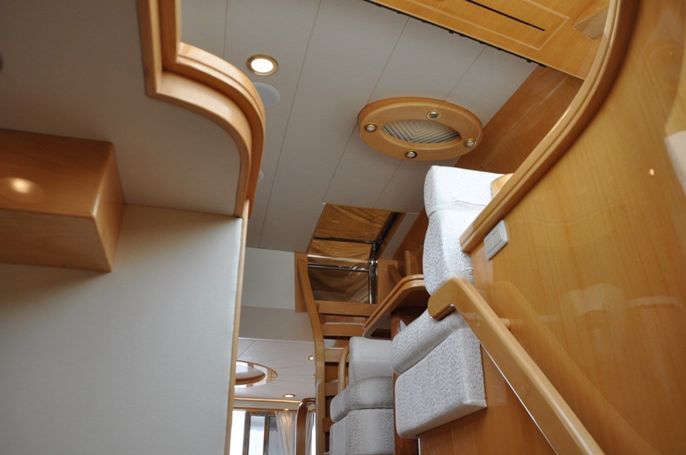 the best price on La Linda Vida