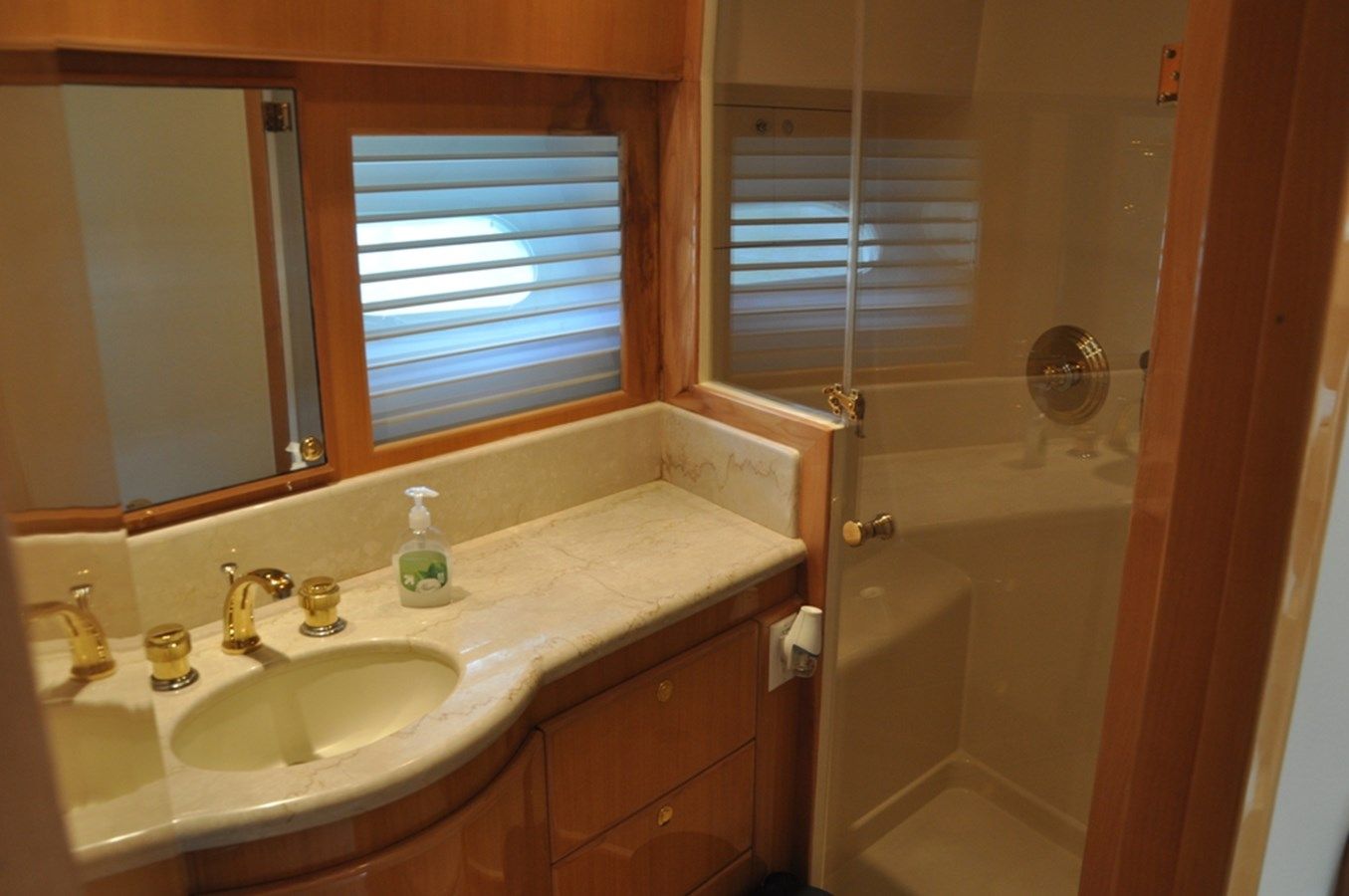 the best price on La Linda Vida 58