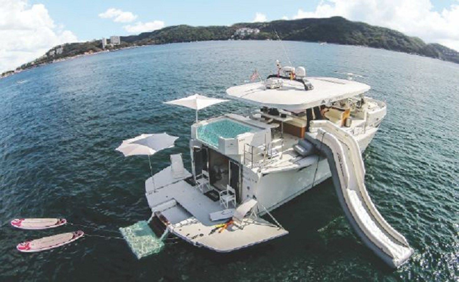 the best price on 2013 Astondoa Topdeck 63 63