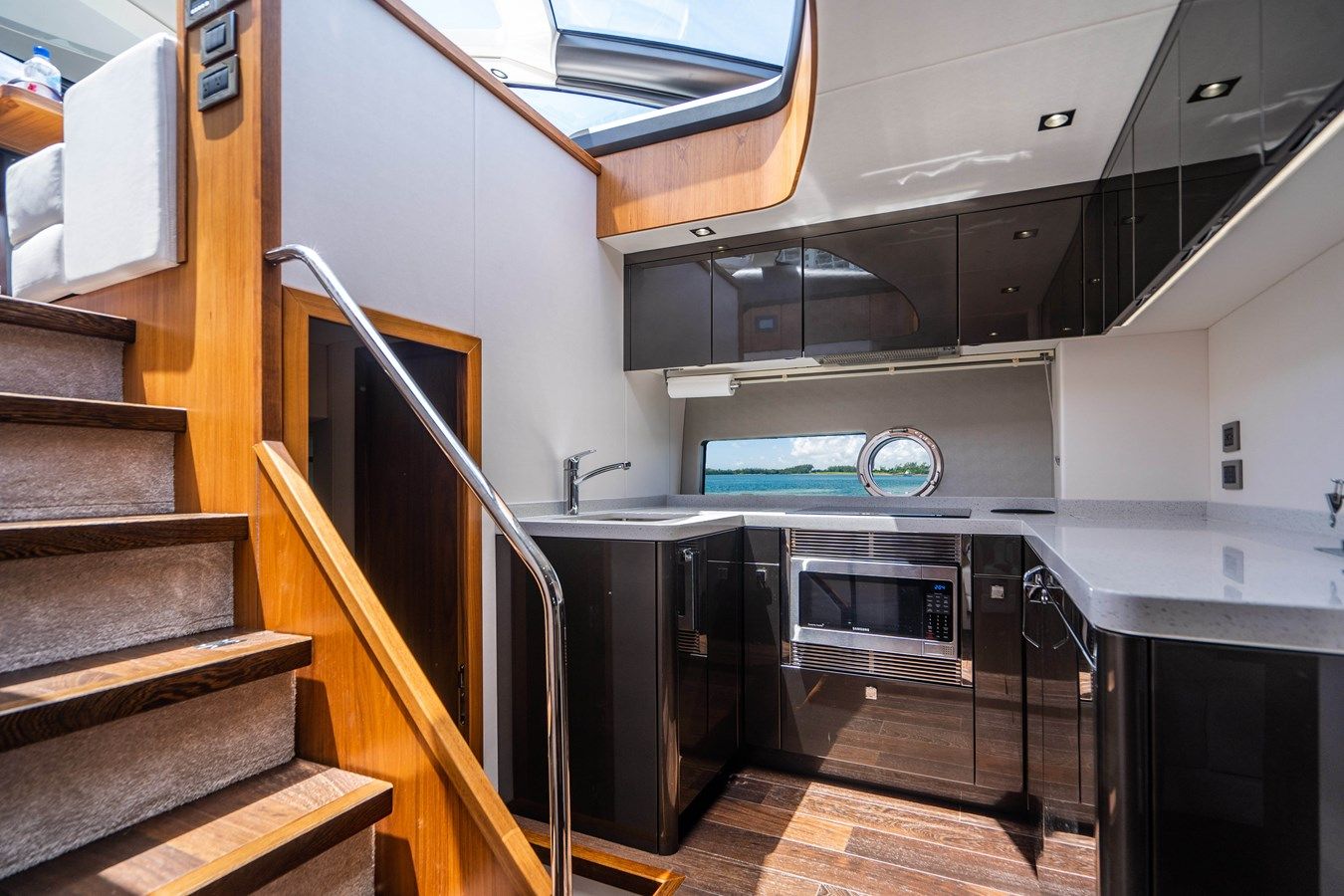 Продажа яхты - - Sunseeker