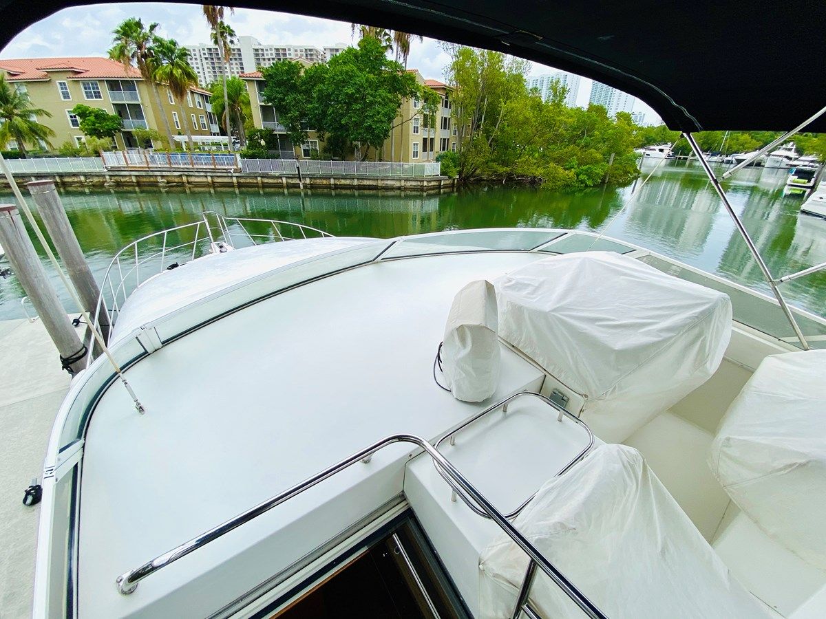 Buy a yacht The Motley Crew 5700 Rival