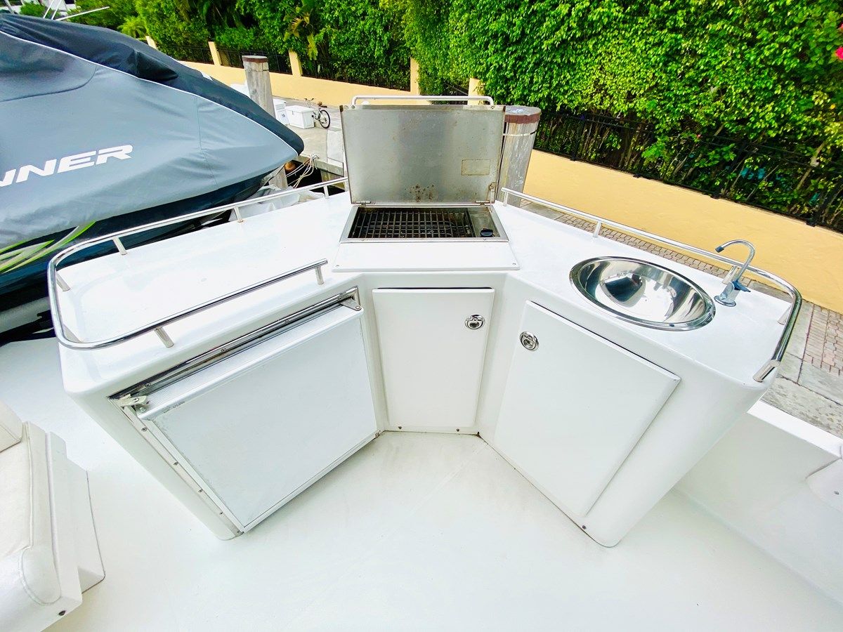 Buy a yacht The Motley Crew 57