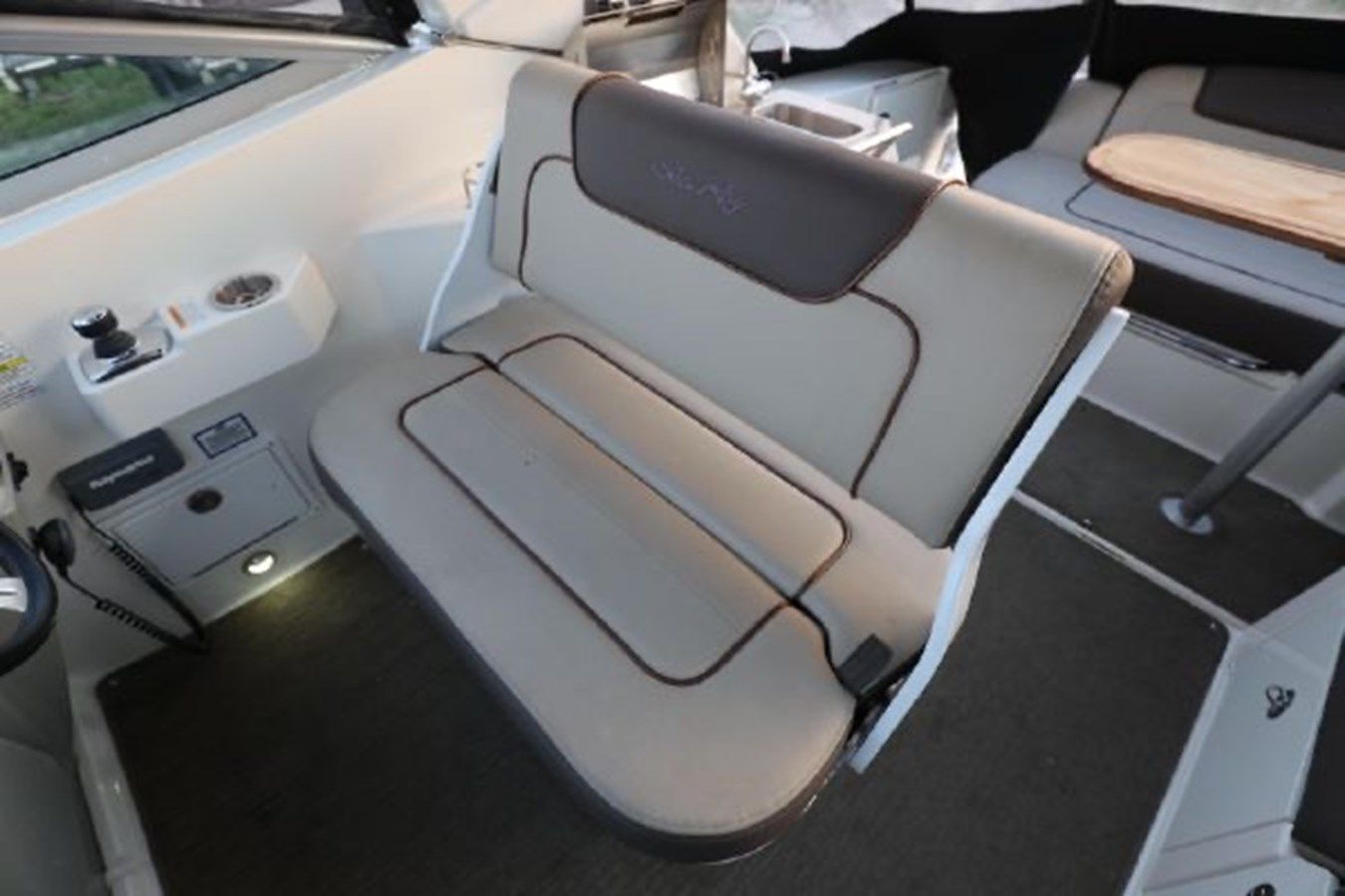 Buy a yacht PURA VIDA - SEA RAY