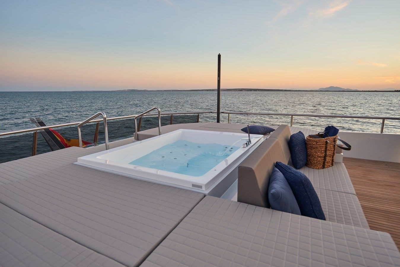 Купить яхту AST100CENROY 2021 в Shestakov Yacht Sales