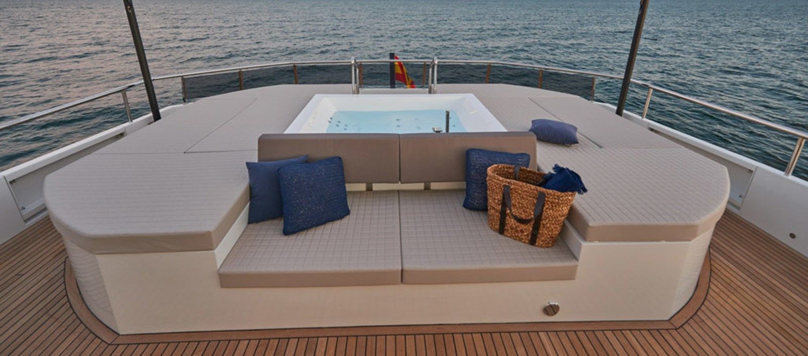 Лучшие предложения покупки яхты AST100CENROY 100