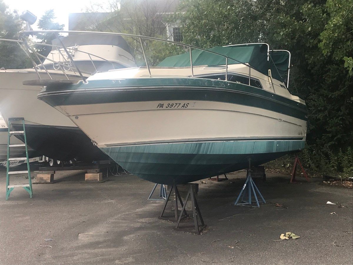 Buy a yacht 1999 Sea Ray 268 1999