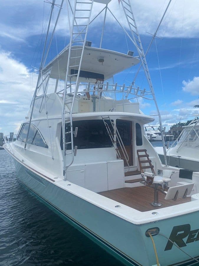 Buy a yacht Reel Therapy Super Sport