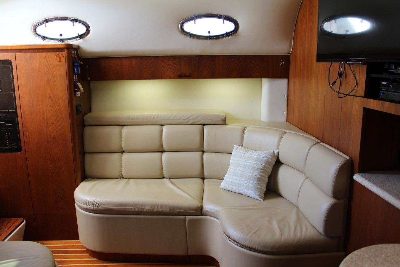 Buy a yacht Angie Marie 4000 Express