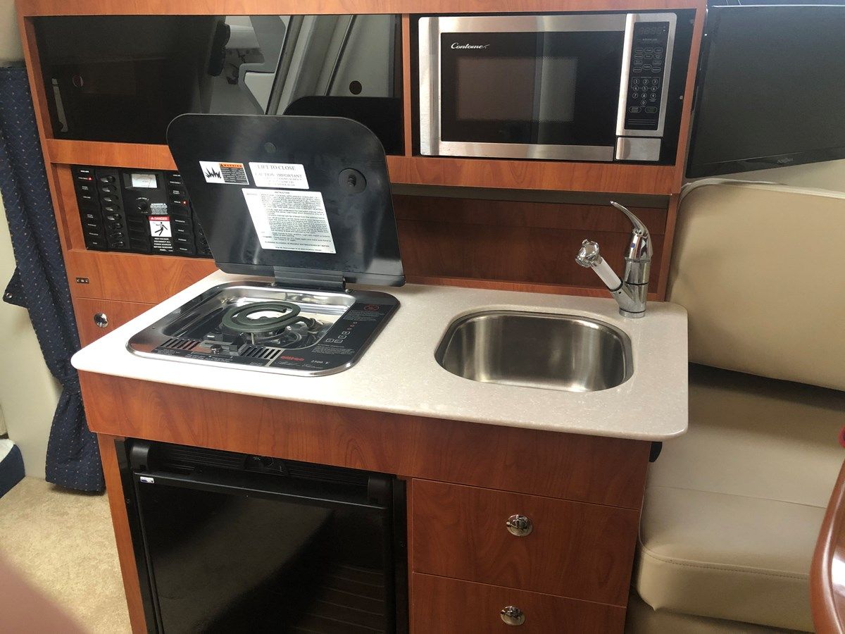 Купить яхту 2009 Bayliner 245 SB Cruiser 2009 в Shestakov Yacht Sales