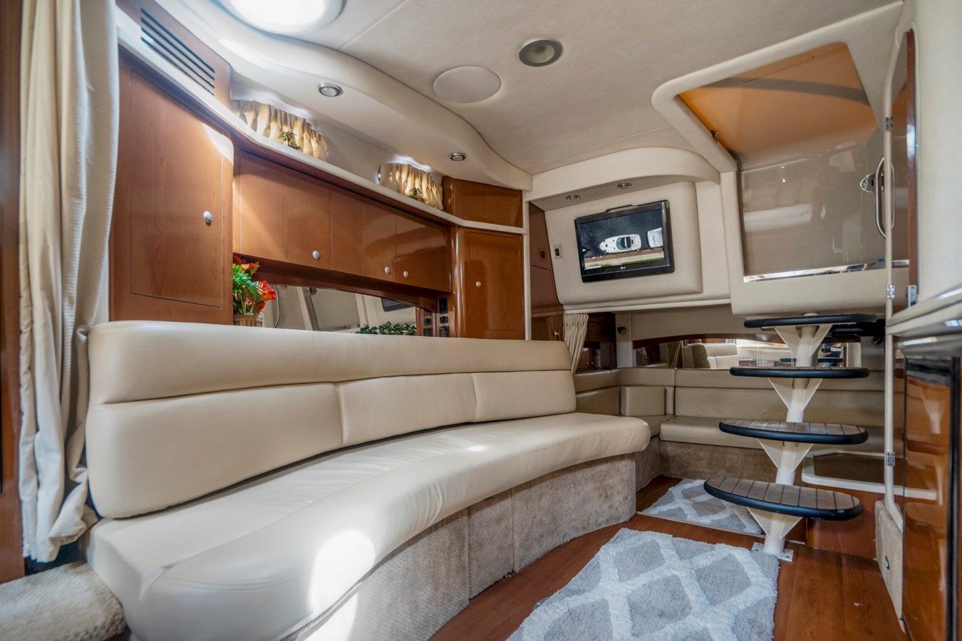 Buy a yacht NO NAME 340 Sundancer