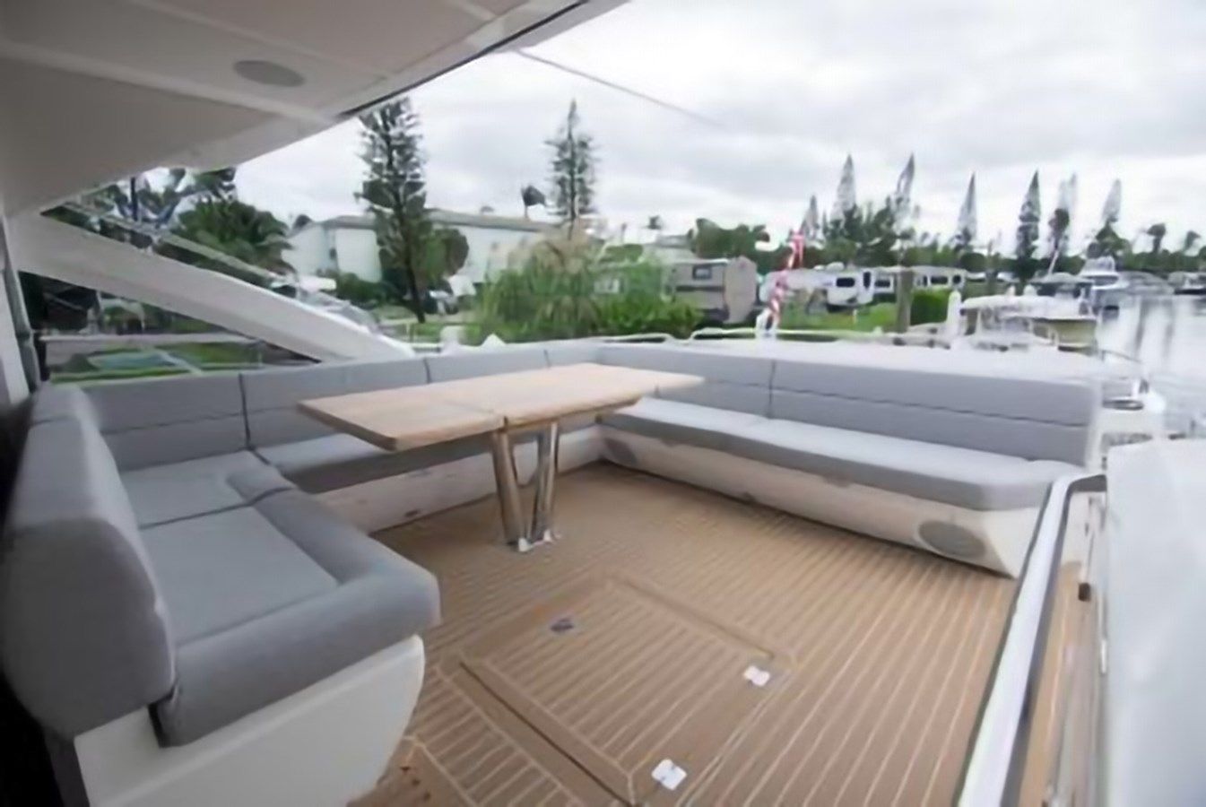 Buy a yacht - - Sunseeker