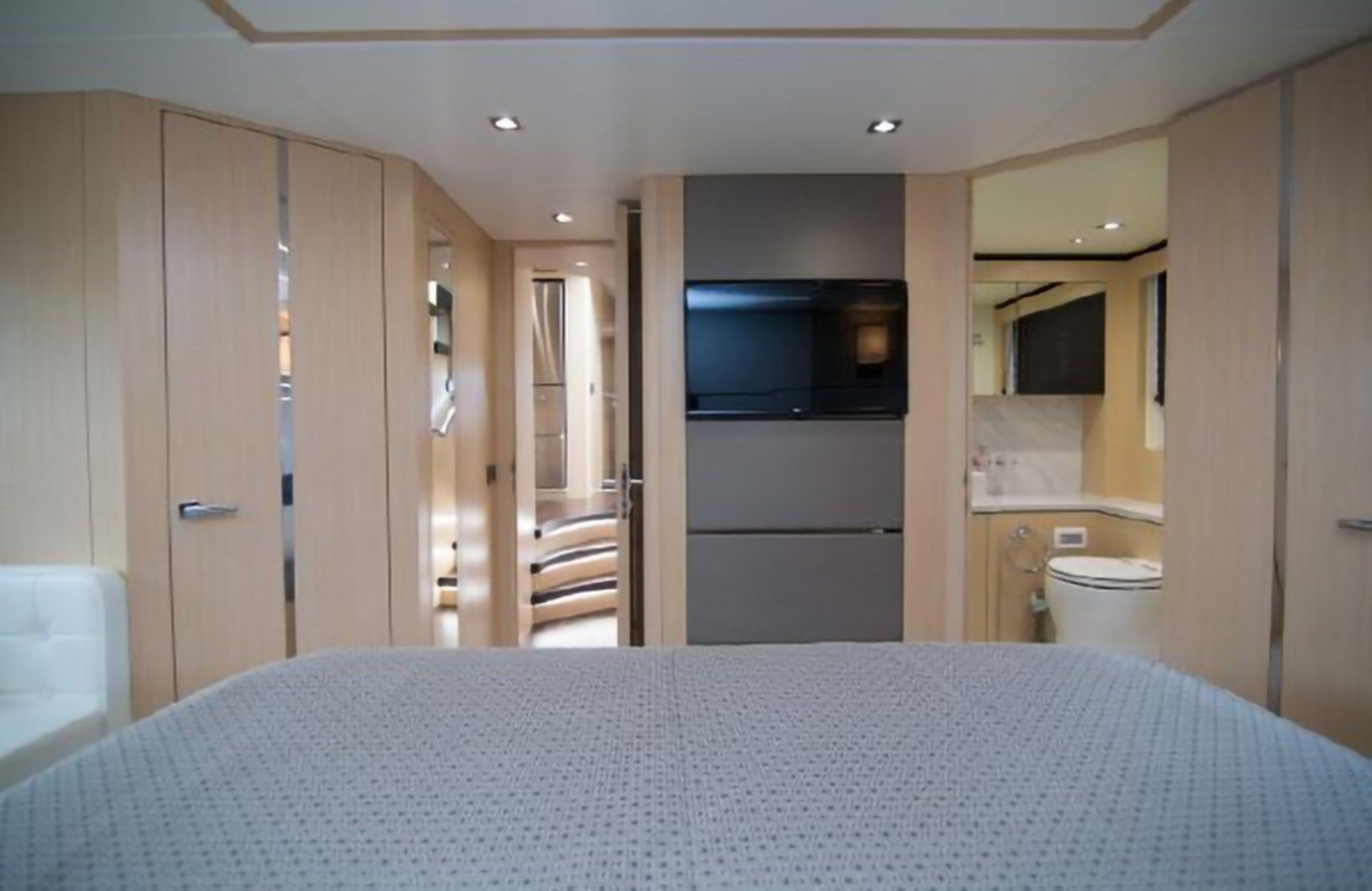 Buy a yacht - - Sunseeker