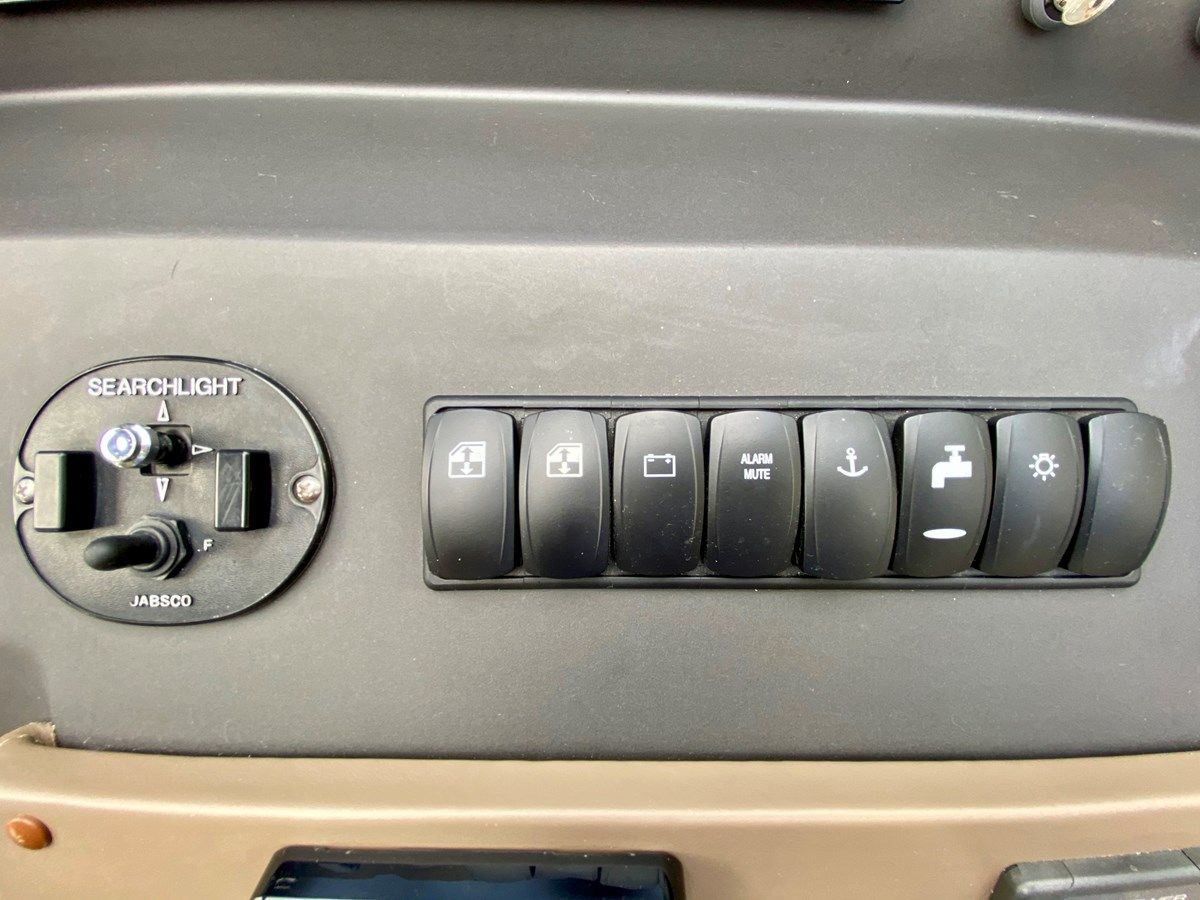 Купить яхту Searenity II в Shestakov Yacht Sales