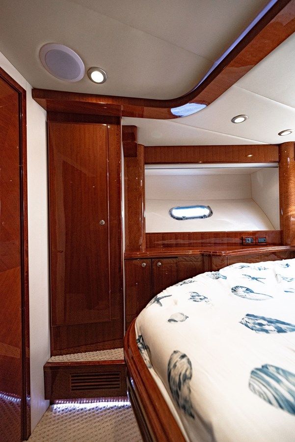 Лучшая цена на DAY BY DAY - MCKINNA