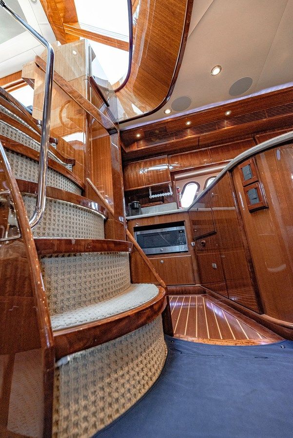 Купить DAY BY DAY - MCKINNA