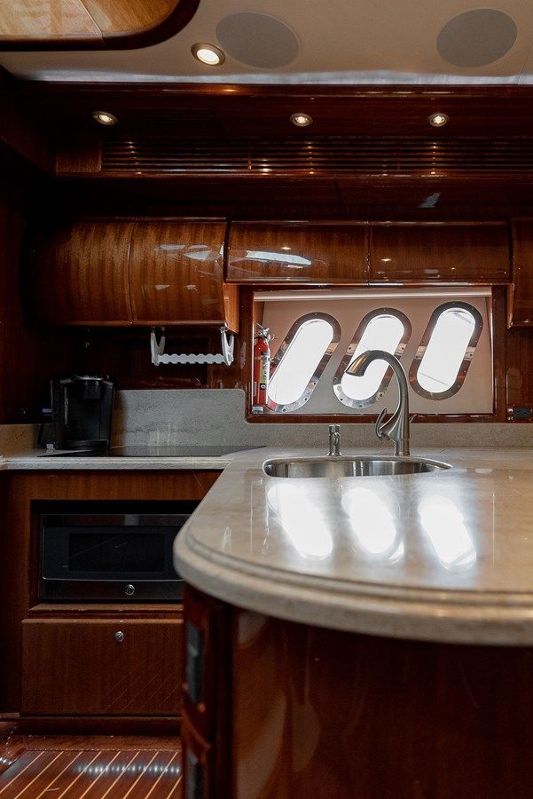 Стоимость яхты DAY BY DAY 2009