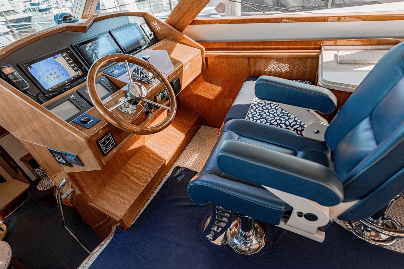 Продажа яхты DAY BY DAY - MCKINNA