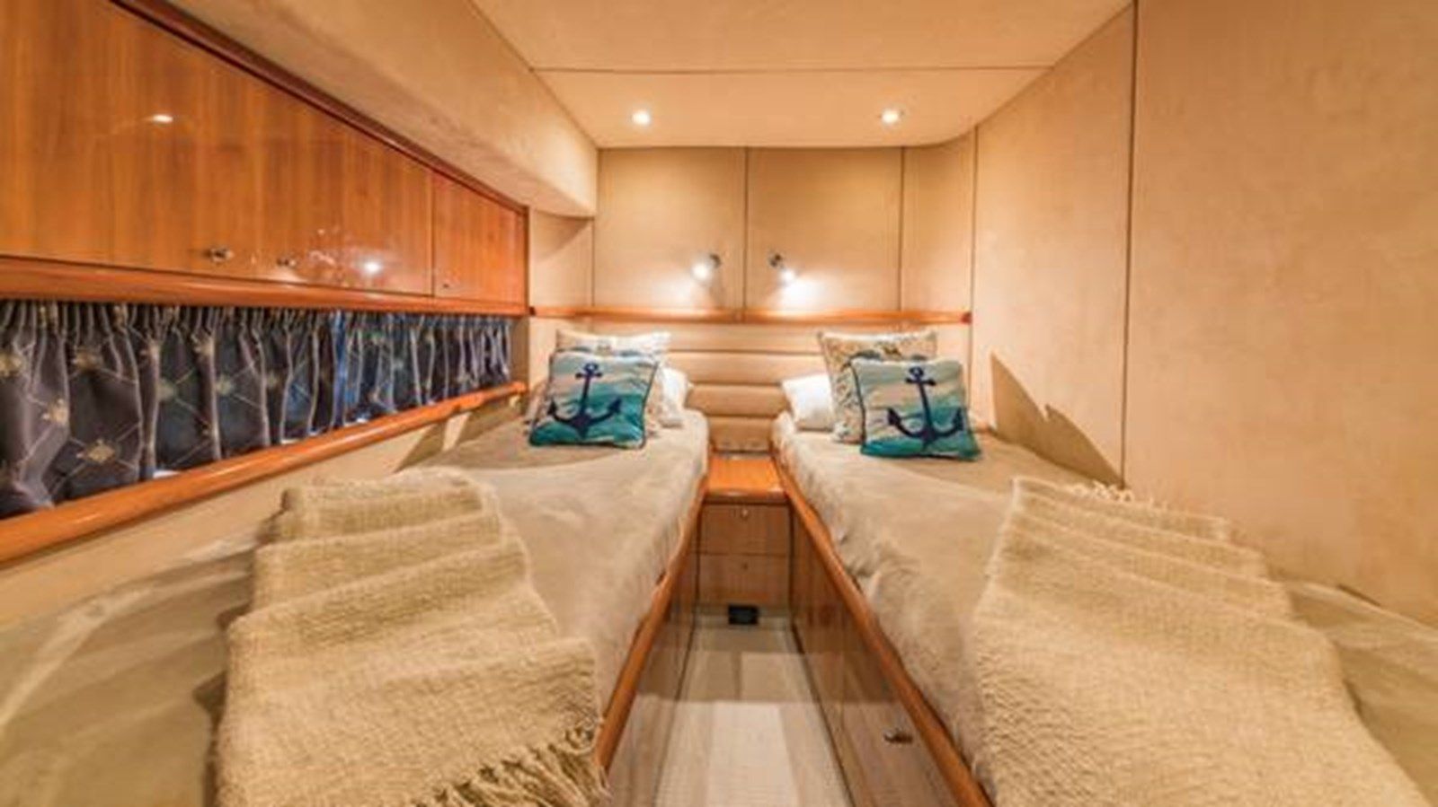 Стоимость яхты - - Sunseeker