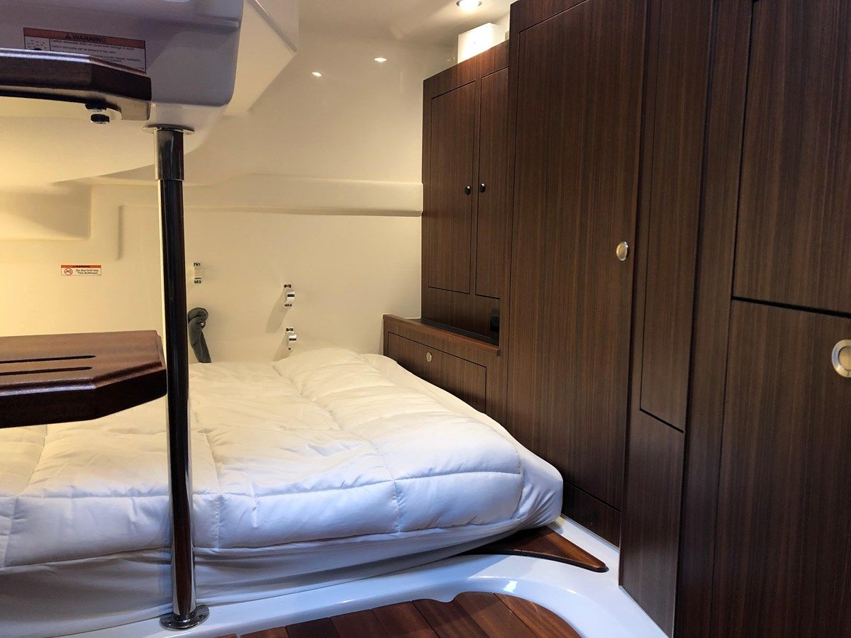 Buy a yacht New Listing - PURSUIT BOATS