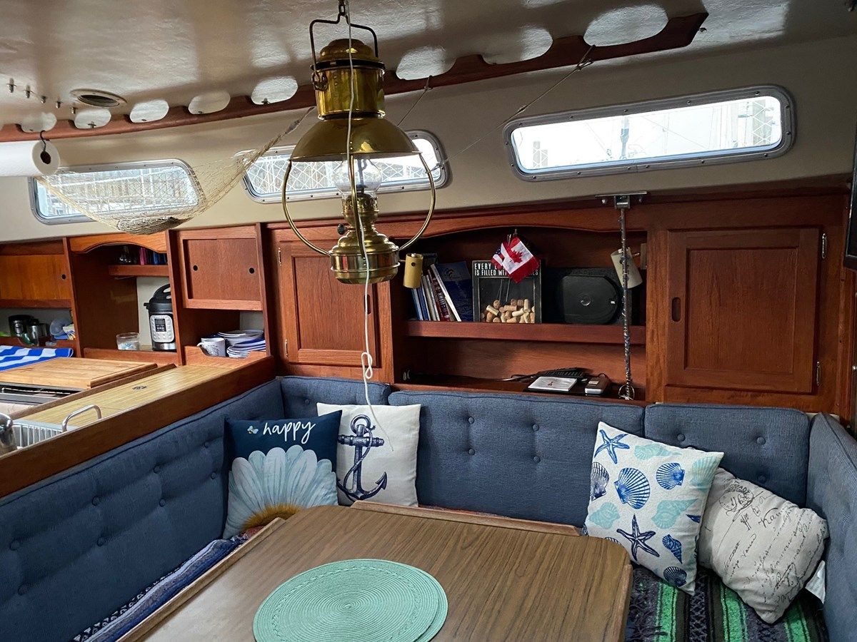 Стоимость яхты Far Side - Catalina Yachts