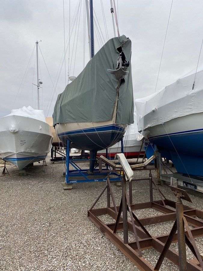 Купить яхту Far Side 1983 в Shestakov Yacht Sales