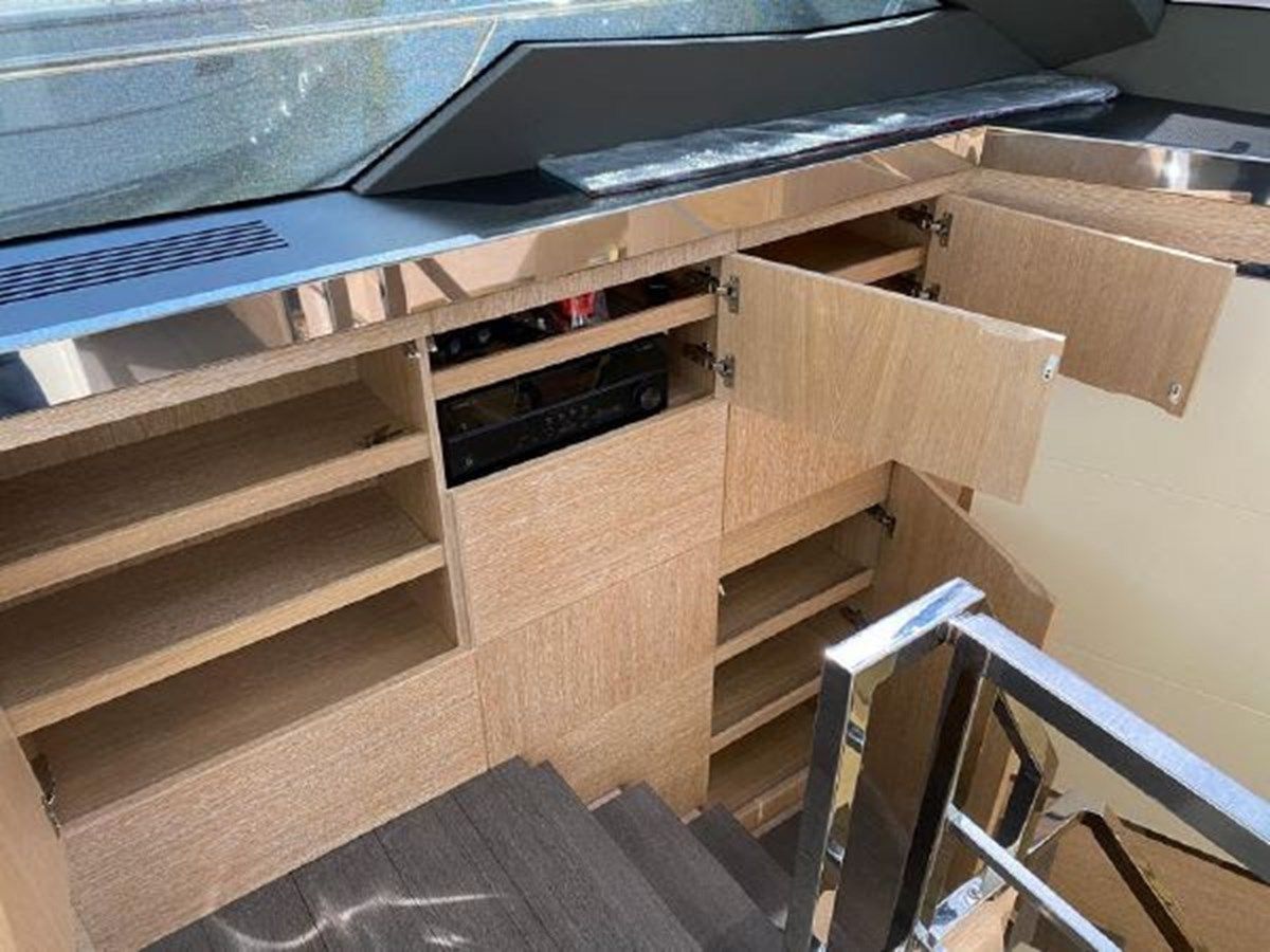 the best price on The Only Blue 66 Fly - Astondoa