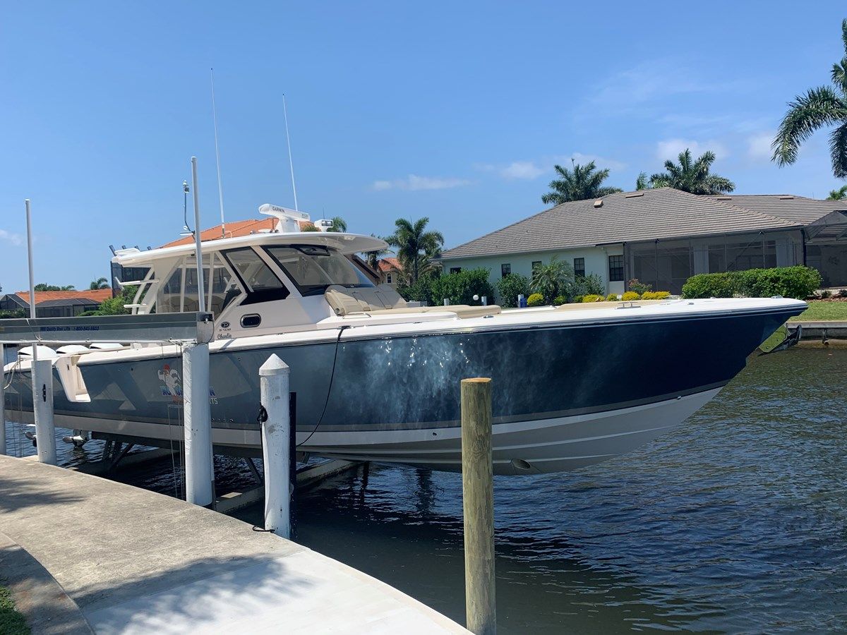 Стоимость яхты No Off Seasons Sports - PURSUIT BOATS