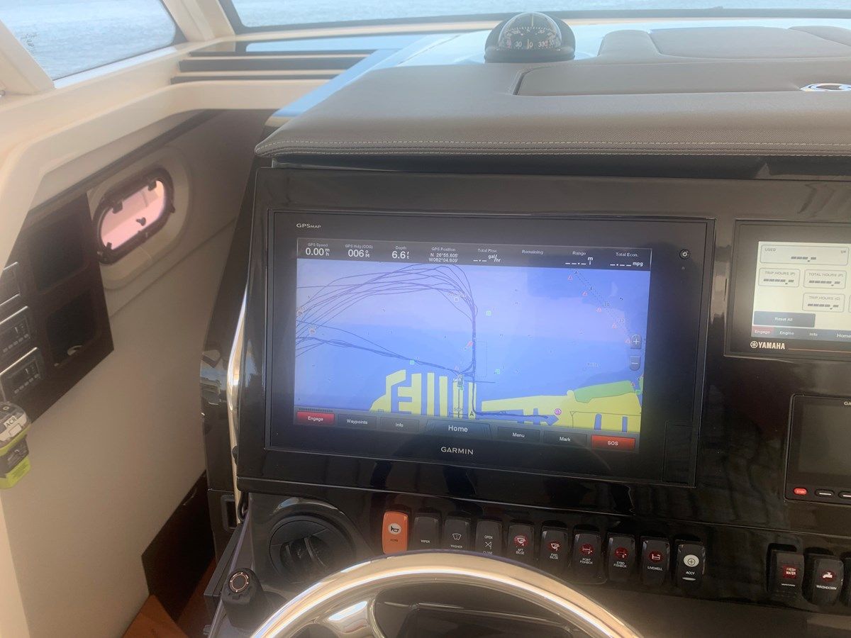 Продажа яхты No Off Seasons Sports - PURSUIT BOATS