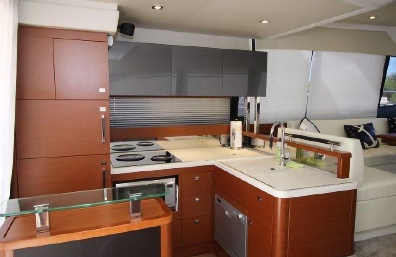 Стоимость яхты Proteus