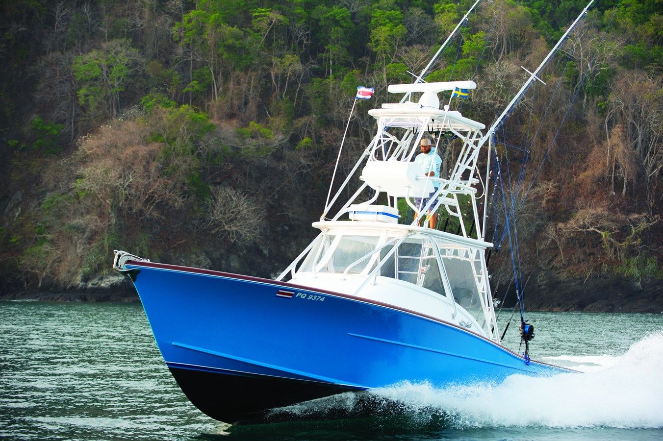 the best price on 36 Maverick Walkaround