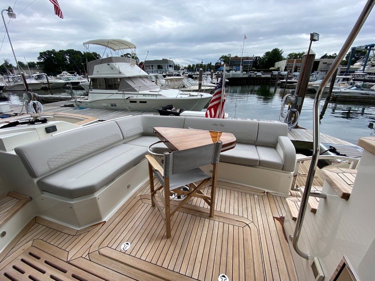 Buy a PERFECT MATCH L550 FLY at Shestakov Yacht Sales