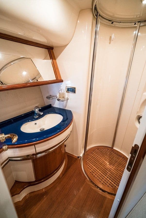 SERENITY 2004 yacht sale