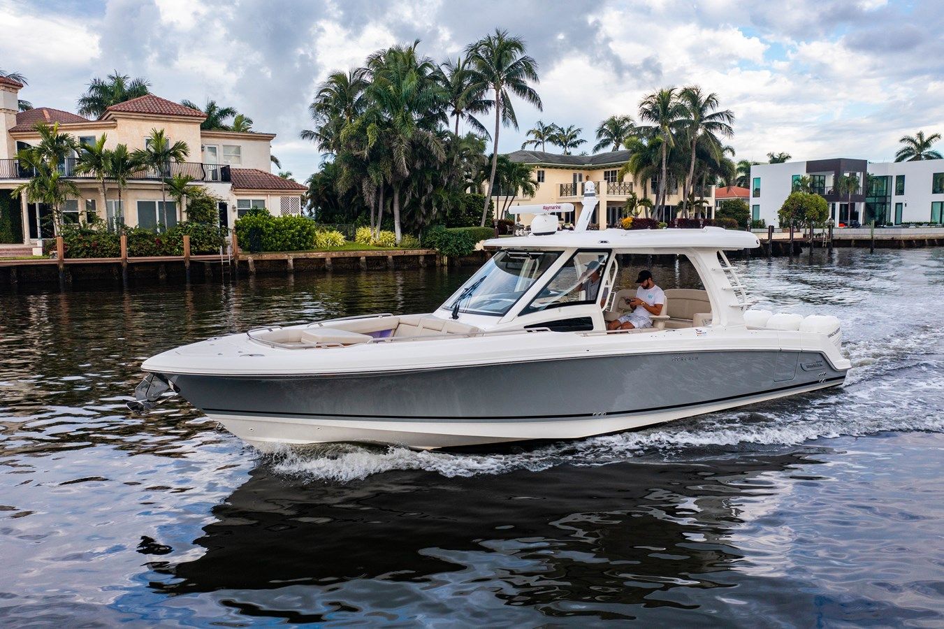 350 Realm 35 yacht sale