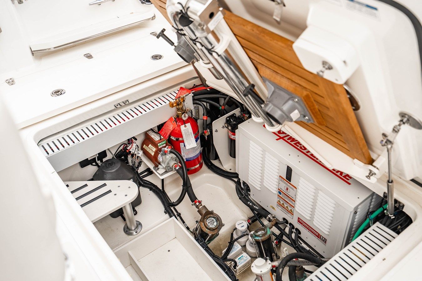 Buy a 350 Realm at Shestakov Yacht Sales